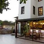 Deja Vu Hotel 3*