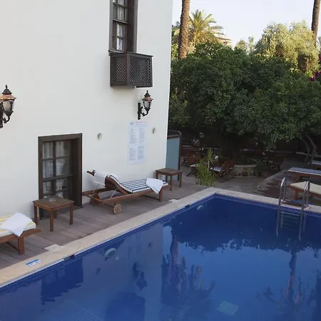 Ξενοδοχείο Deja Vu 3*