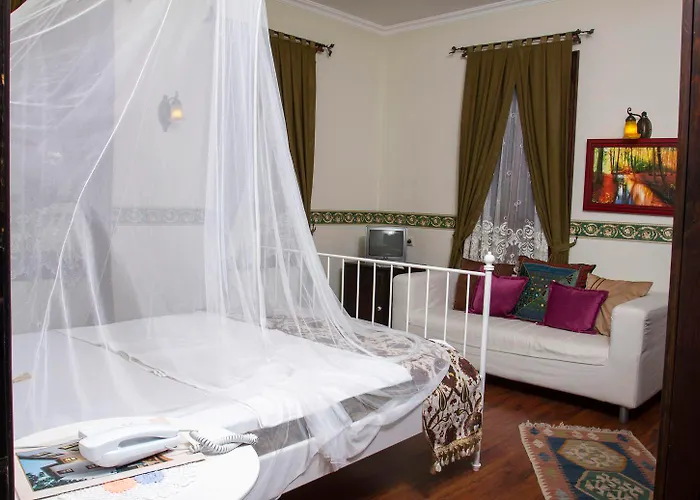 Deja Vu Hotel 3*